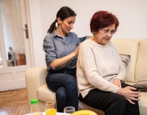 10 consejos para cuidar a los mayores sin afectar tu salud 10-consejos-para-cuidar-a-los-mayores-sin-afectar-tu-salud-1138-mainImage-0