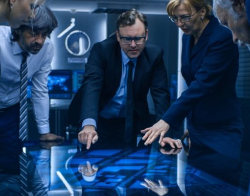 5 personajes famosos en la mira del FBI