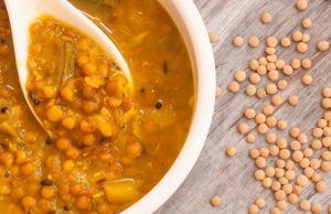 Curry de huevos y lentejas Revista Selecciones