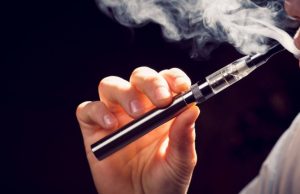 ¿Qué riesgos tienen los dispositivos para fumar? Revista Selecciones