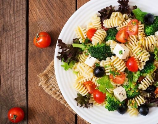 Ensalada de vegetales y pastas