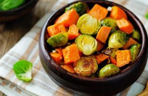 Desafia el frío con esta sustanciosa ensalada invernal Sabor de Casa