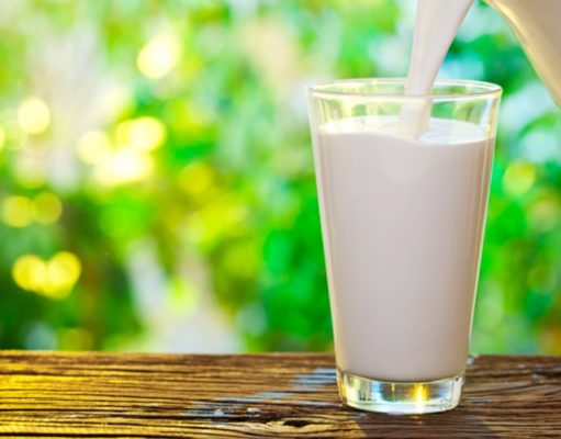 ¿Es saludable tomar leche?