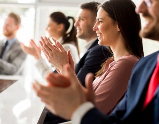 La extraña historia de cómo surgió el aplauso historia-del-aplauso-1880-mainImage-0