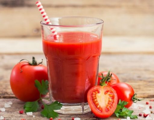 Beneficios de tomar licuado de tomate