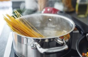 ¿Por qué el agua que hierve se transforma en vapor? Agua hirviendo