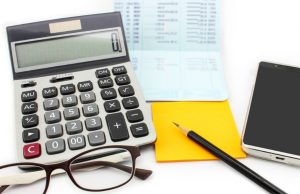 ¿Por qué el teclado del teléfono tiene un orden diferente al de la calculadora? teclados