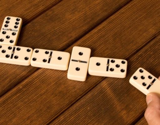 Clásicos que regresan: dominó en familia