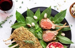 Cómo cocinar cordero crujiente de pistacho y parmesano Revista Selecciones