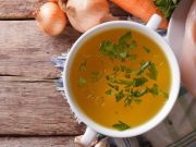 Cómo hacer un buen consomé o caldo de pollo