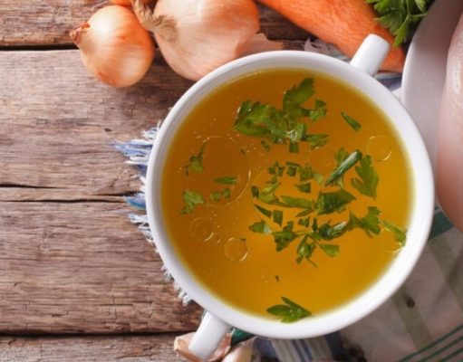 Cómo hacer un buen consomé o caldo de pollo