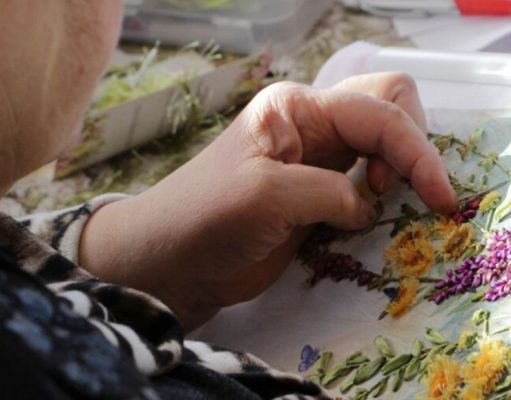 Cuarentena: 4 cosas que puede hacer para cuidar a sus padres mayores