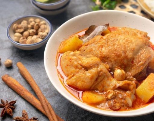 Delicioso Curry de pollo y papas
