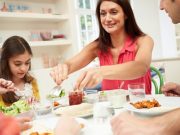 El 70% de los argentinos come en familia