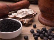 En tendencia: ¿es realmente beneficioso usar el carbón activado en el cuidado personal?
