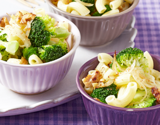 Fácil e infalible: coditos con brócoli y nueces