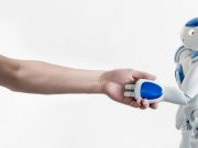 La era robótica: ¡Hola!, soy su nuevo cuidador