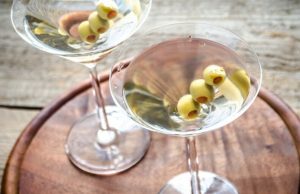 Aprenda a preparar cócteles clásicos Sabor de Casa