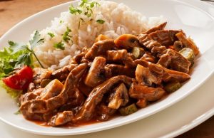 Aprenda a hacer el famoso Lomo strogonoff Revista Selecciones