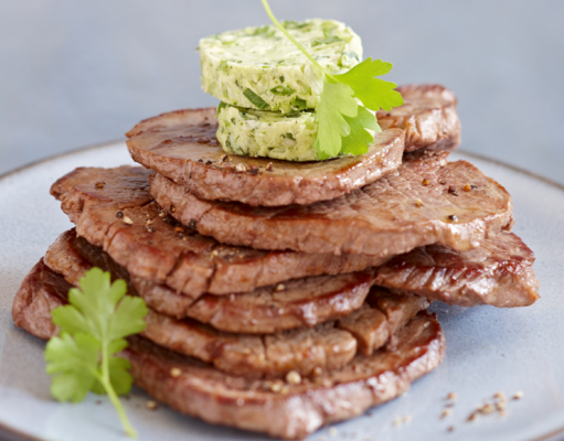 Prepará Bifes de chorizo con salsa tropical