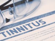 ¿Por qué nos zumban los oídos cuando no hay ruido?