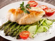 Salteado de pollo con espárragos