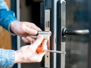 Trucos para destrabar una cerradura trucos-para-abrir-una-cerradura-trabada-5734-mainImage-0