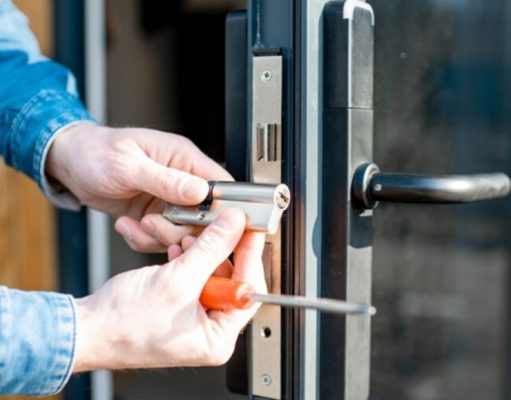 Trucos para destrabar una cerradura trucos-para-abrir-una-cerradura-trabada-5734-mainImage-0