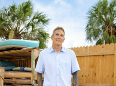 Un héroe en plena inundación Héroe de la inundación