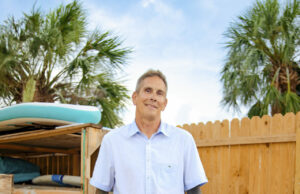 Un héroe en plena inundación Héroe de la inundación