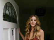 Una artista solidaria al rescate de los recuerdos Una artista solidaris